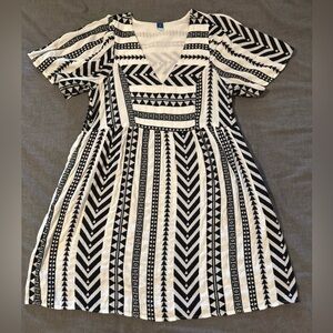 Old Navy Women’s Jacquard Mini Swing Dress Size Medium Color: Black Jack